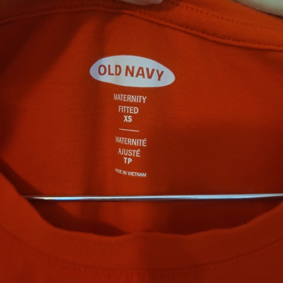 Maternity shirt bundle - Picture 3 of 7